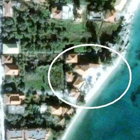 Nikiana Beach شقة *